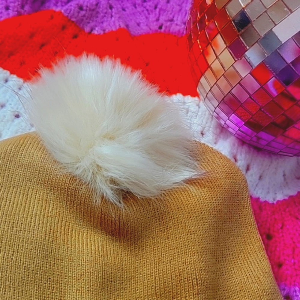 Trippy Flower Beanie - Picture 3 of 4